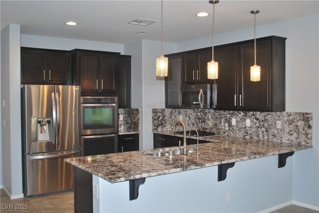 Foto del edificio - 5478 Bristol Grove Ln