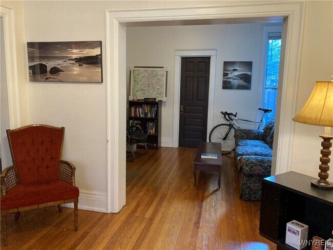 Foto del edificio - 44 N Pearl St