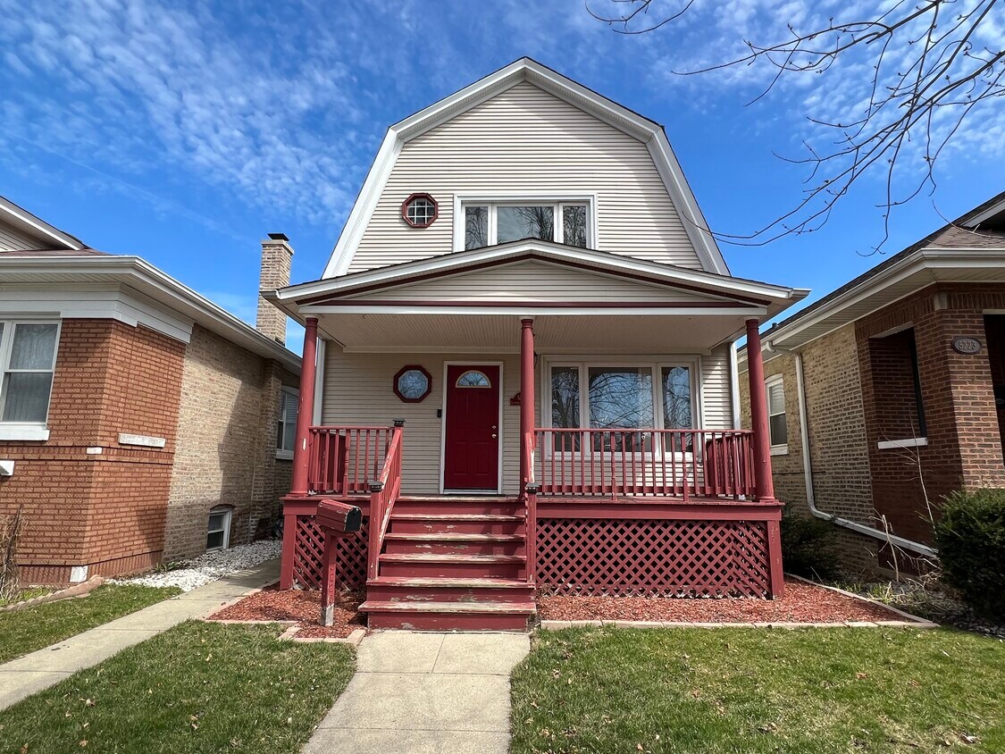 5225 N Leamington Ave Unit 2, Chicago, IL 60630 Apartments in Chicago, IL