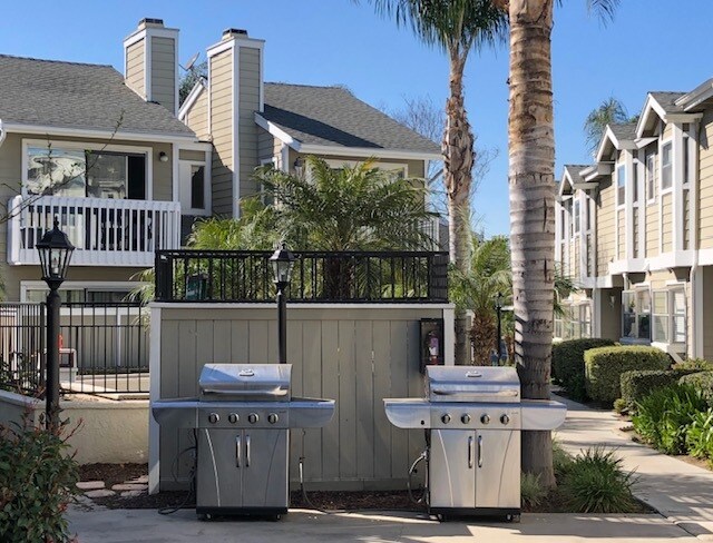 Community Grills - 14865 Mulberry Dr