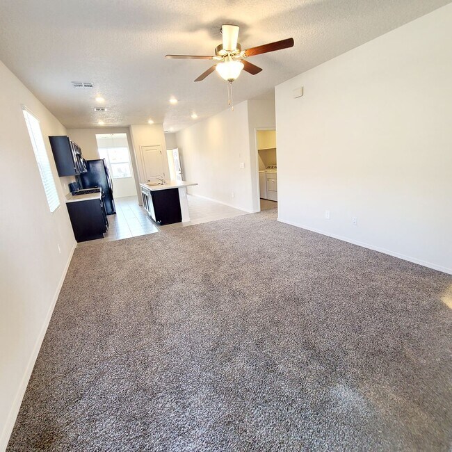 Foto del edificio - 3 bed 2 bath home in Huning Ranch