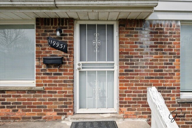 Foto del edificio - $1250 3 bedroom bungalow