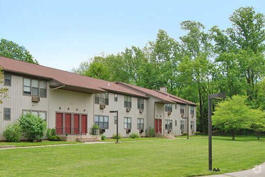 Foto del edificio - McGuires Grove Apartments
