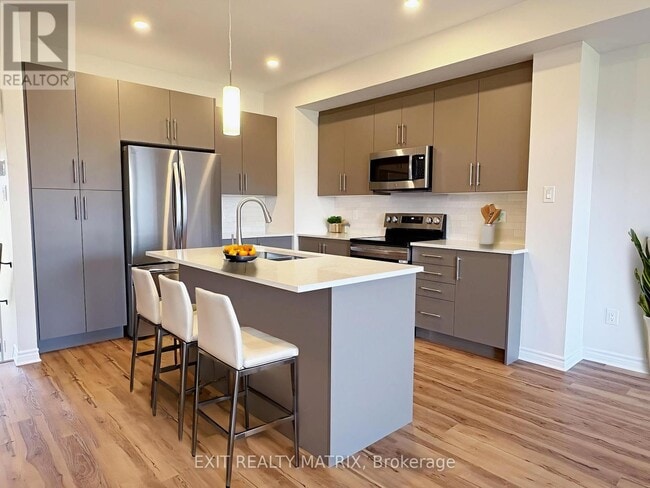 Building Photo - 299 Rue Labelle St