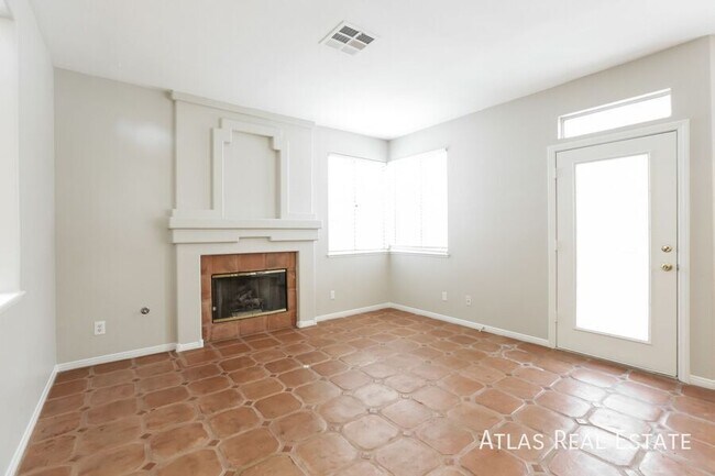 Foto del edificio - 2213 Warm Walnut Dr