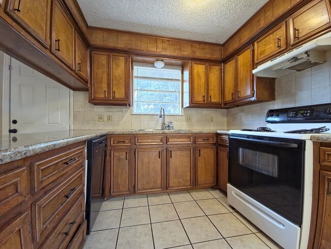 Building Photo - Spacious 2-Bedroom Home in South Lubbock