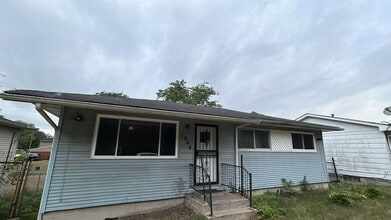 Building Photo - 1964 Matthews Pl