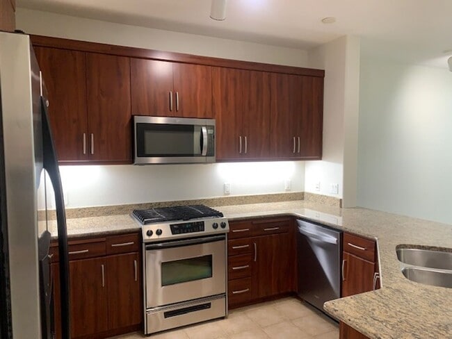 Building Photo - Clean & Modern Dublin Condo – Prime Location - Washer and Dryer in Unit
