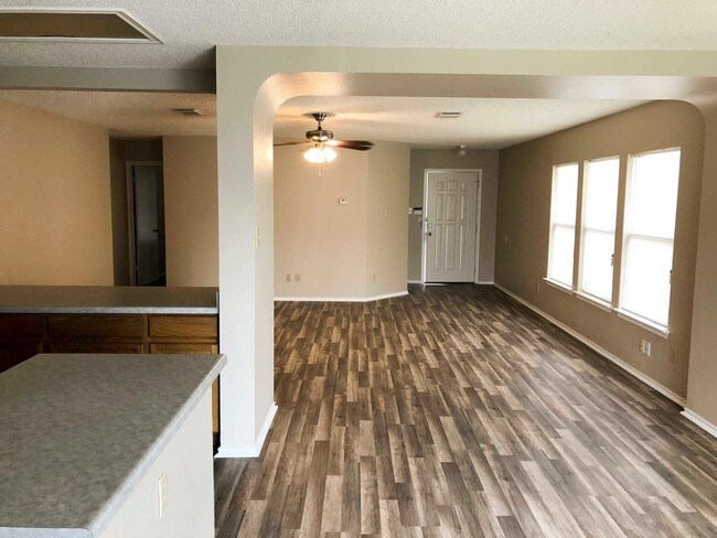 Building Photo - 3 br, 2 bath House - 9638 Arcadia Creek