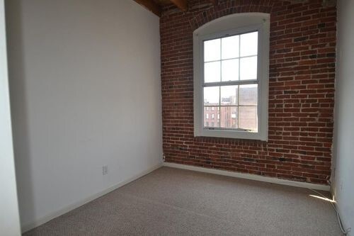 Building Photo - 225 Arch St