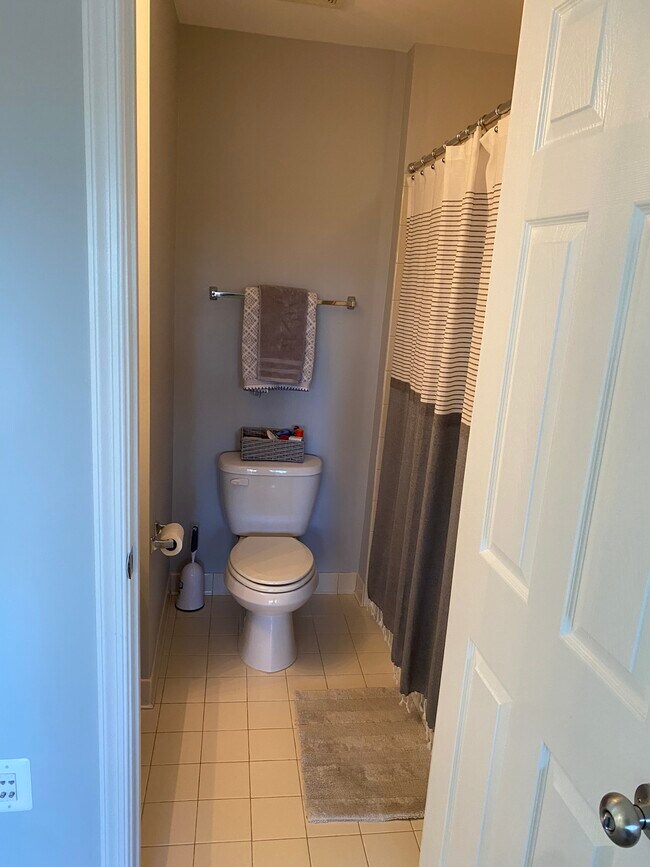 Foto del edificio - 15667 John Diskin Cir