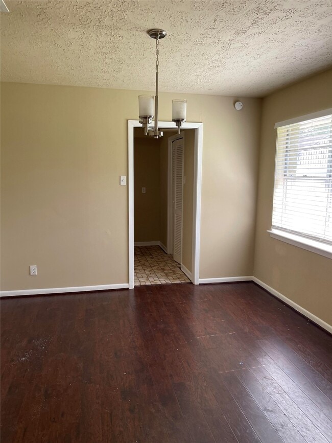 Building Photo - 10306 Twin Hills Ct