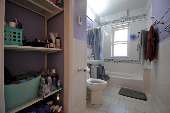 Building Photo - 256 Aspinwall Ave