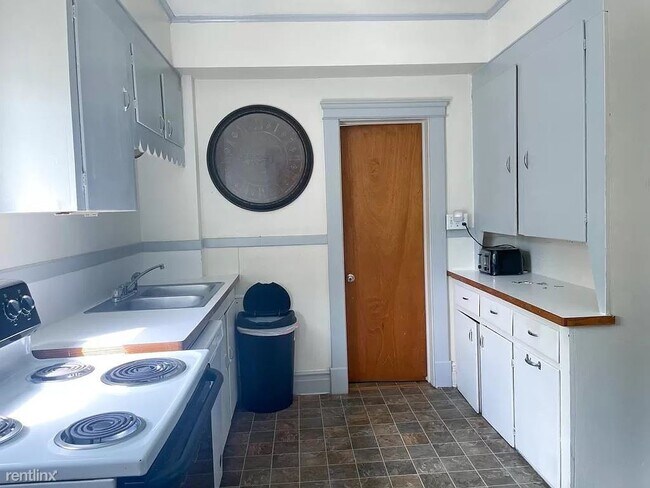 Building Photo - 5 br, 2 bath House - 717 Dewey Ave