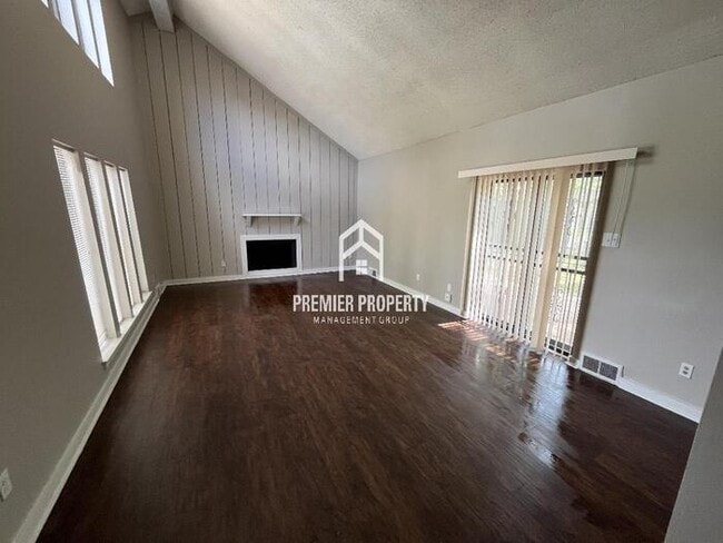 Building Photo - 3357 E Oak Side Dr
