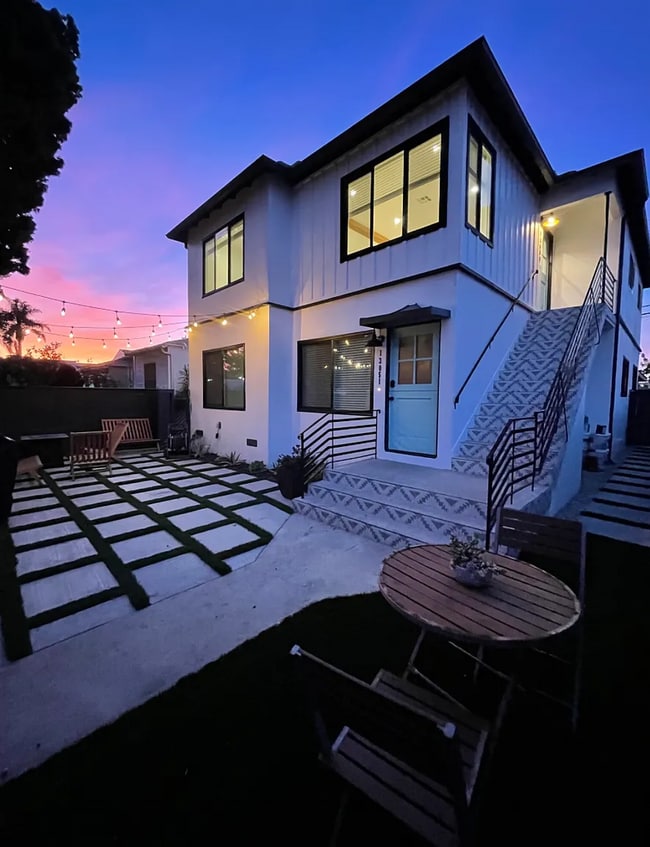 Building Photo - 3795 Rosewood Ave