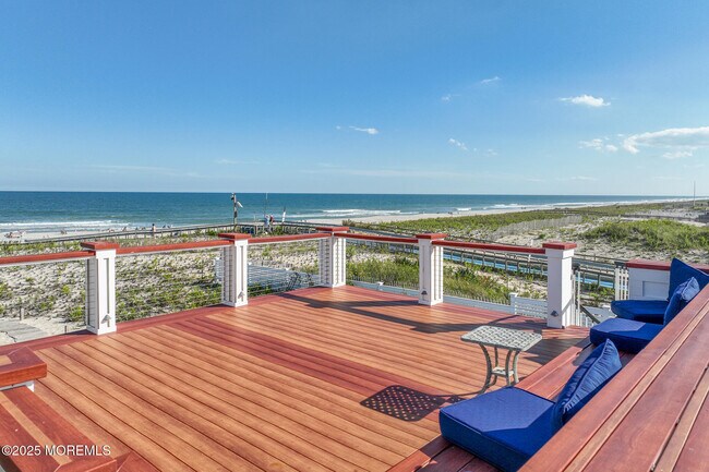 Foto del edificio - 14 Falls Rd