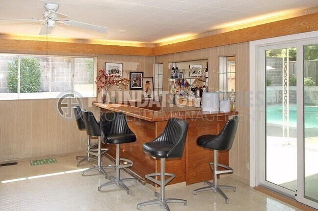 Foto del edificio - Santa Venetia Charmer 3BD+/2BA-Pool- FOUND...
