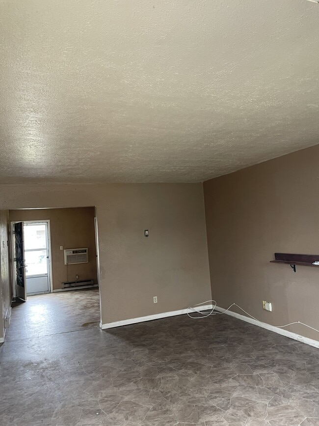 Building Photo - 225 S 4 Unit