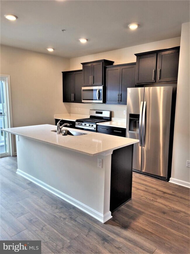 Foto del edificio - 9605 SILVER BLUFF Way