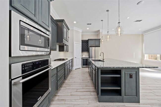 Foto del edificio - 6723 Sussex Manor St