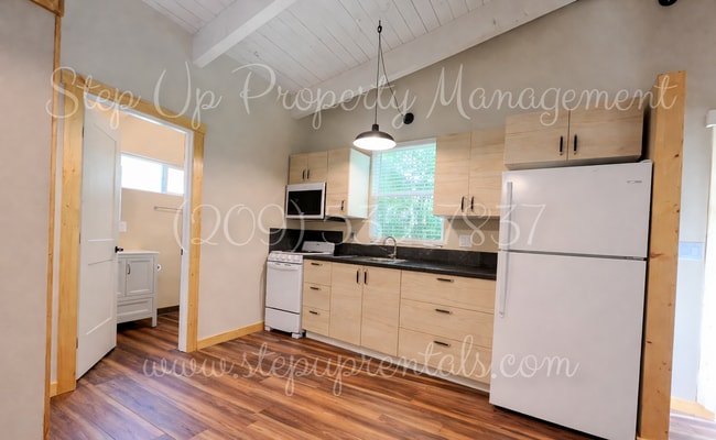 Building Photo - 22499 Parrotts Ferry Rd