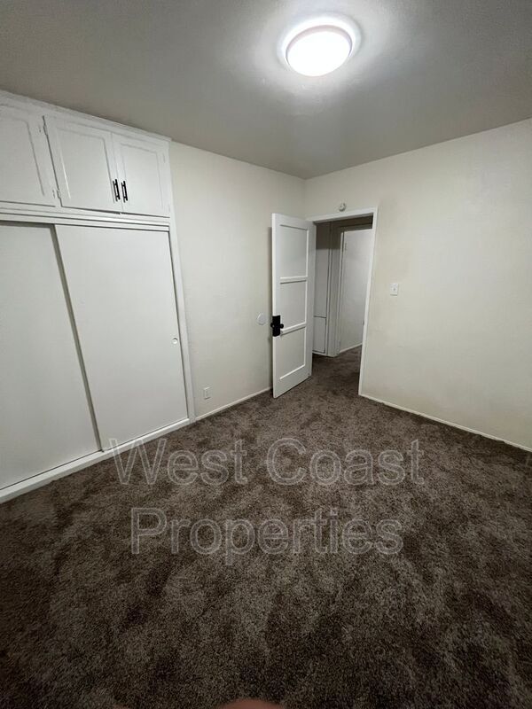 Building Photo - 768 N Wilson St