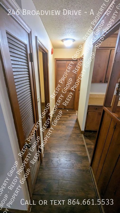 Foto del edificio - 1Bed 1Bath Duplex Just minutes from Down T...