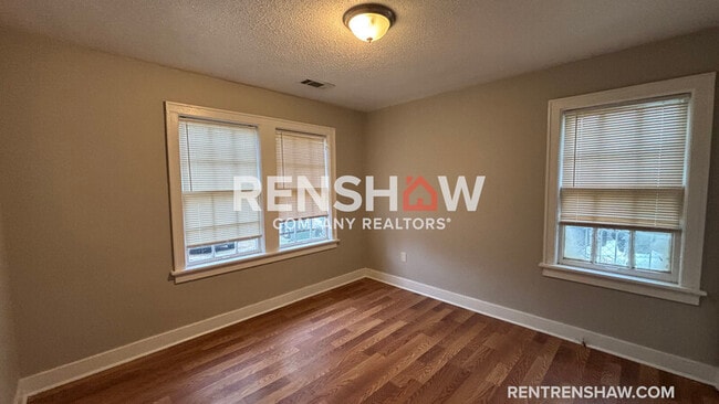 Photo - 785 Pope St House