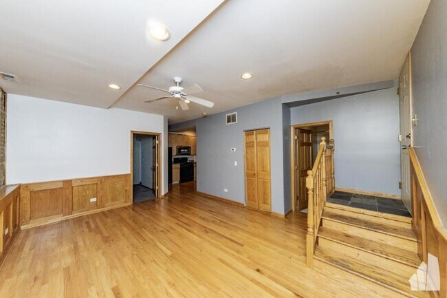 Foto del edificio - 2 bedroom in Chicago IL 60615