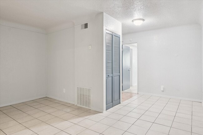 Building Photo - Greenfield Apartments