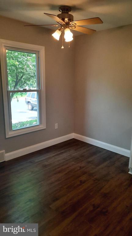 Building Photo - 609 Allenview Dr