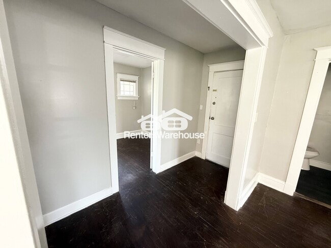 Foto del edificio - 3113 Thompson Ave