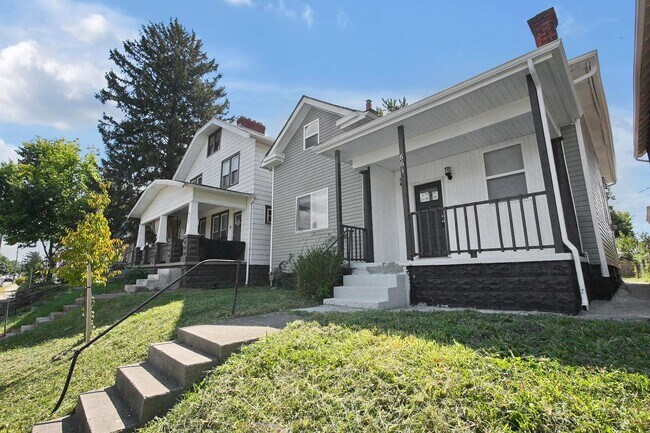 Foto del edificio - Updated 4-bedroom, 2-bathroom house!