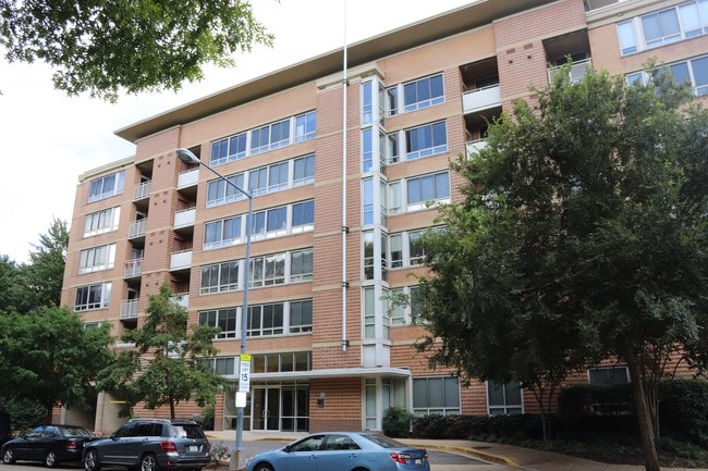Front of Building - 350 G St SW