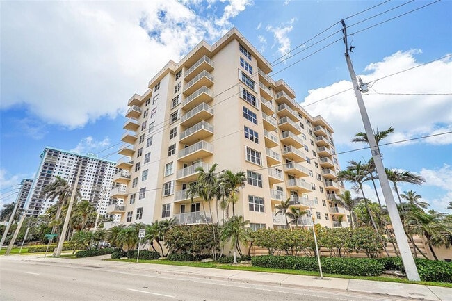 Building Photo - 1401 S Ocean Dr