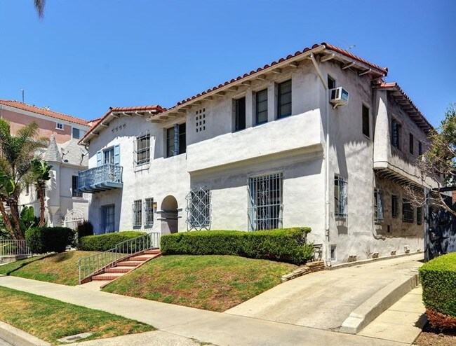 Foto del edificio - 360 S Cloverdale Ave