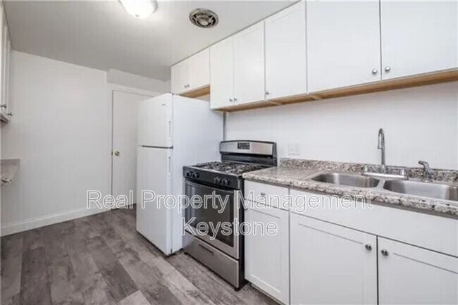 Building Photo - 307 Greenlee Rd