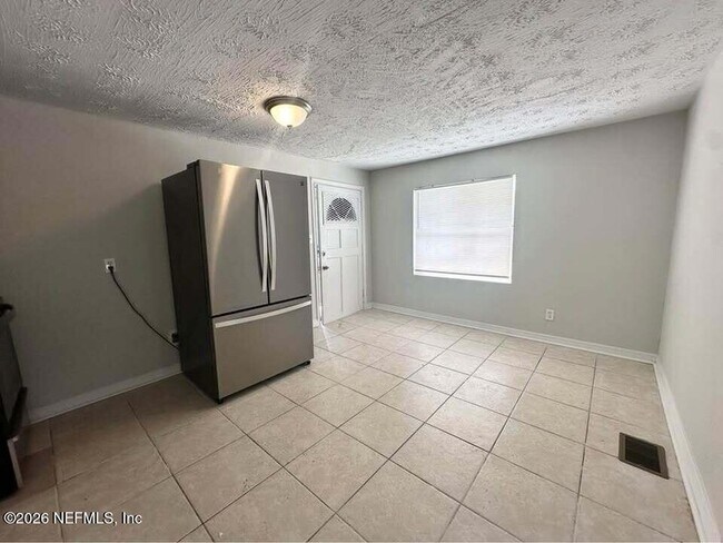 Building Photo - 1599 W 30th St