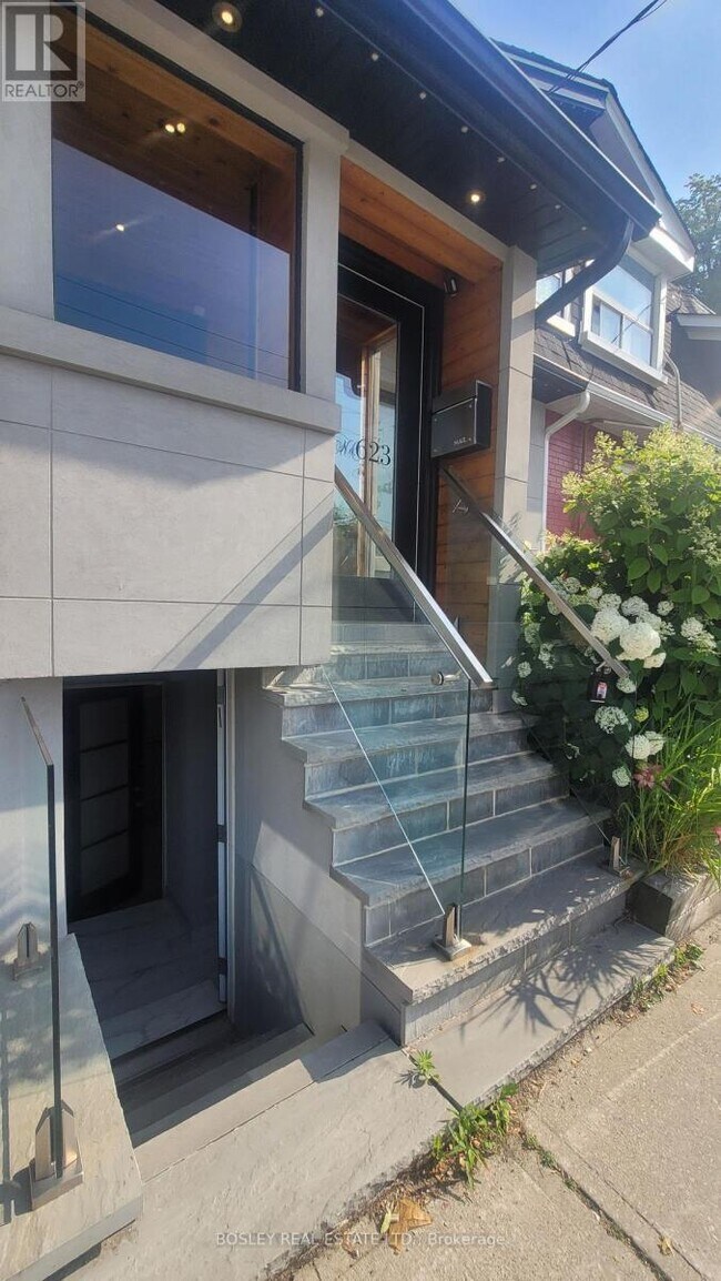Photo du bâtiment - 623 Dupont St
