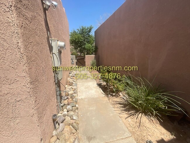 Building Photo - 3852 N Butler Ave