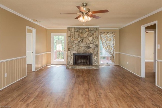 Foto del edificio - 204 Brambleton Ct