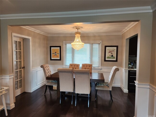 Foto del edificio - 1107 Maple Ln
