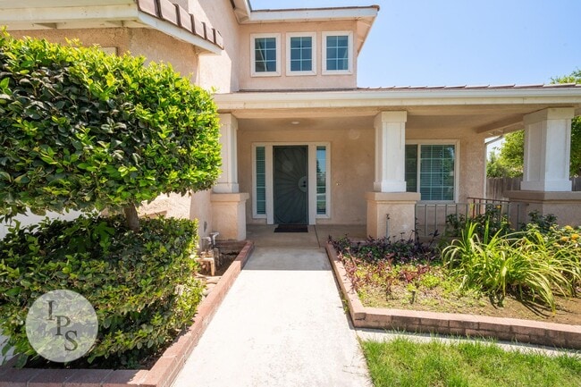 Building Photo - Fresno CUSD Home, 4BR/3BA, Newly Remodeled...