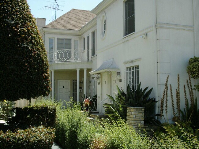 Foto del edificio - 6168 W Olympic Blvd