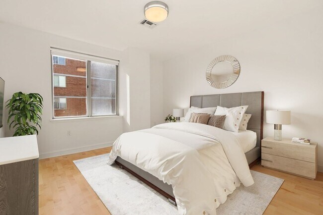 Foto del edificio - Luxury 2-bed + 2-bath Upper Floor Condo Ne...