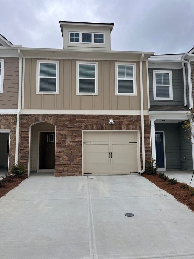 Building Photo - 6440 Scudders Dr