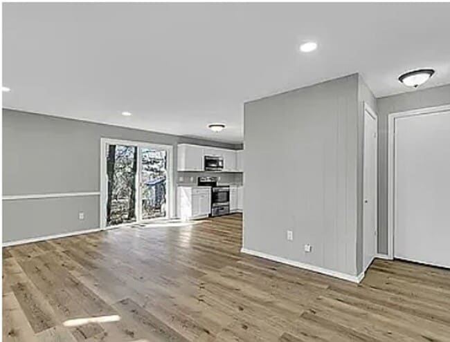 Building Photo - Two bedroom, one bath duplex in Urbana. Co...