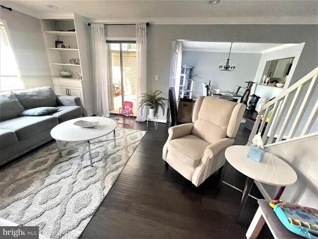 Foto del edificio - 9437 Hickory View Pl