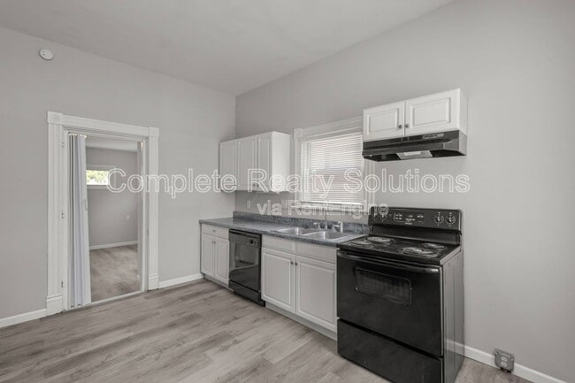 Building Photo - 4035 Schiller Pl
